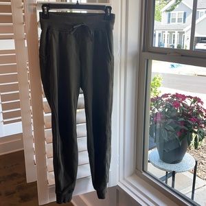 Lululemon army/olive green joggers